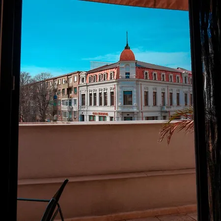 招待所 Boutique Alnis 4*